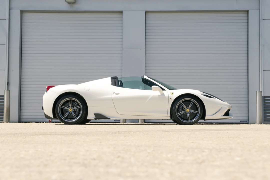 2015 Ferrari 458 Speciale Aperta - Image 4 of 31