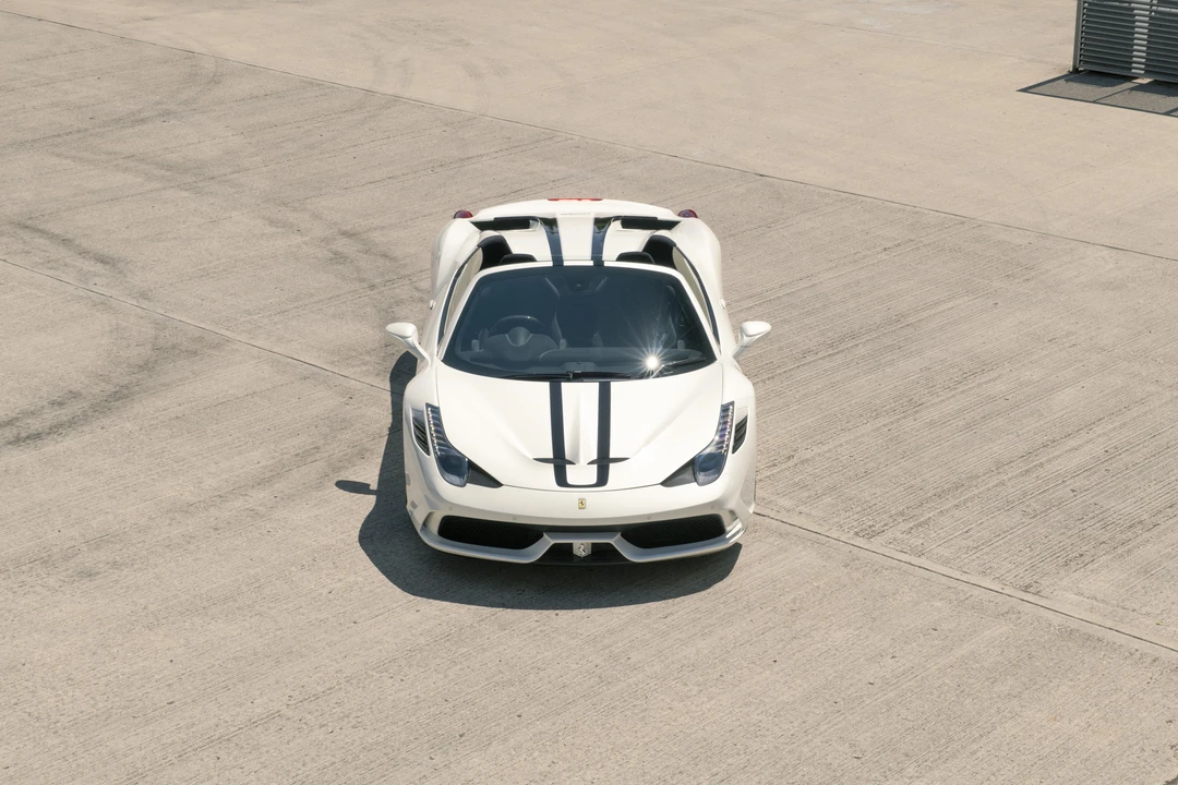 2015 Ferrari 458 Speciale Aperta - Image 2 of 31