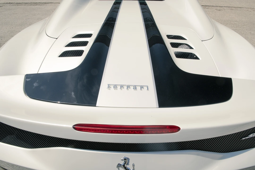 2015 Ferrari 458 Speciale Aperta - Image 25 of 31