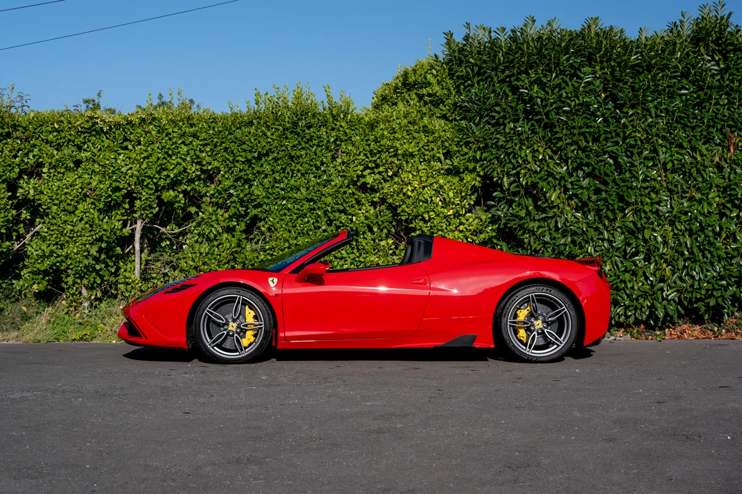 2015 Ferrari 458 Speciale Aperta - Image 9 of 31