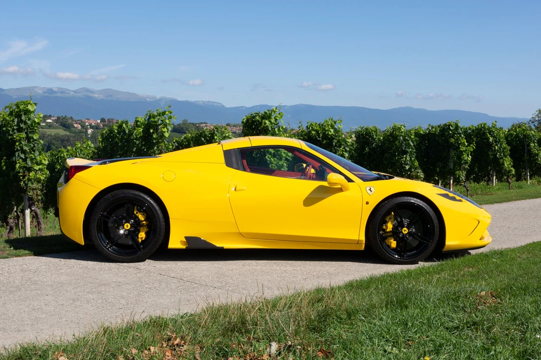 2015 Ferrari 458 Speciale Aperta - Image 6 of 31