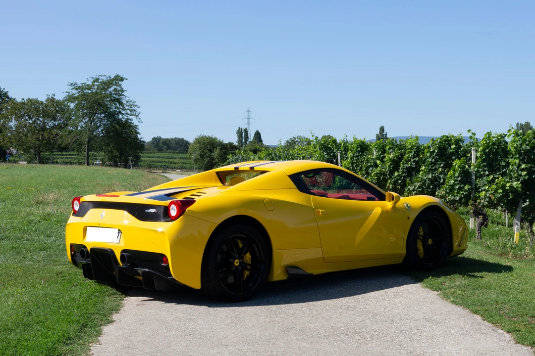 2015 Ferrari 458 Speciale Aperta - Image 9 of 31