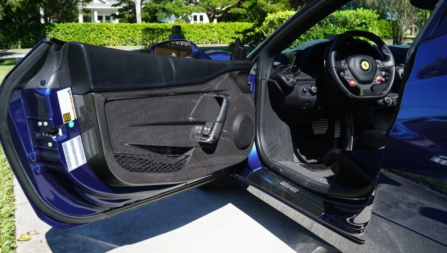 2015 Ferrari 458 Speciale Aperta - Image 27 of 31