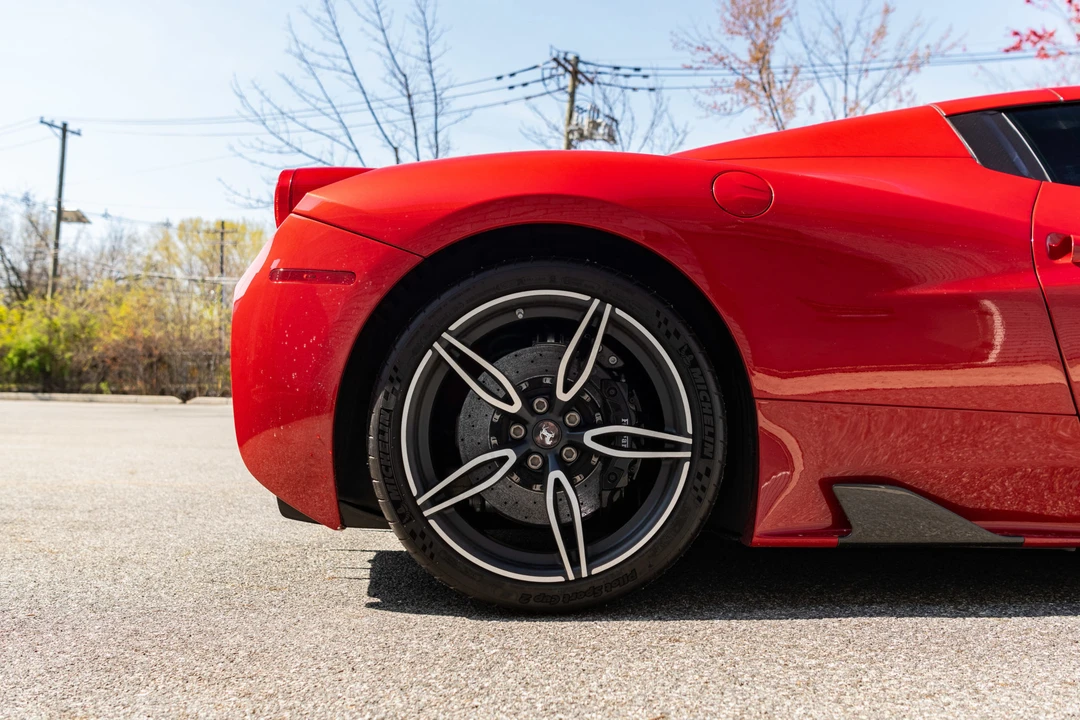 2015 Ferrari 458 Speciale Aperta - Image 15 of 31