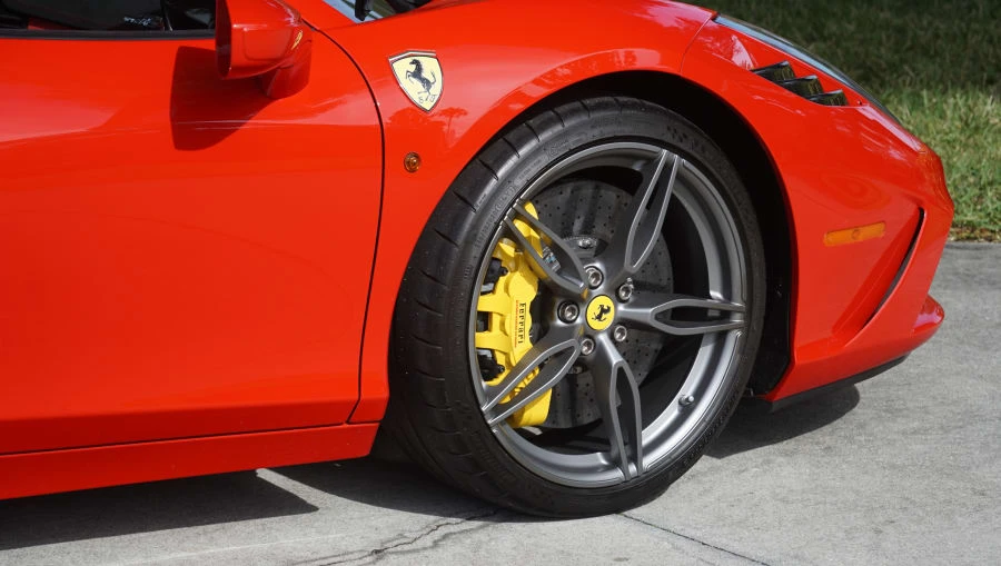 2015 Ferrari 458 Speciale Aperta - Image 27 of 31
