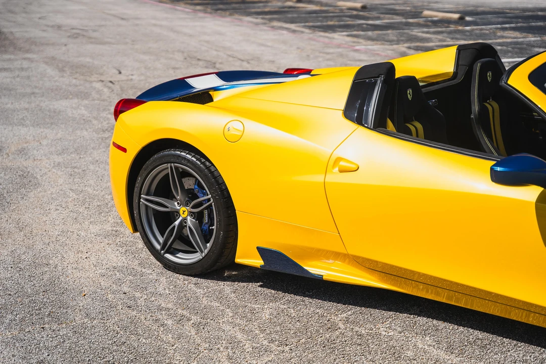 2015 Ferrari 458 Speciale Aperta - Image 13 of 31