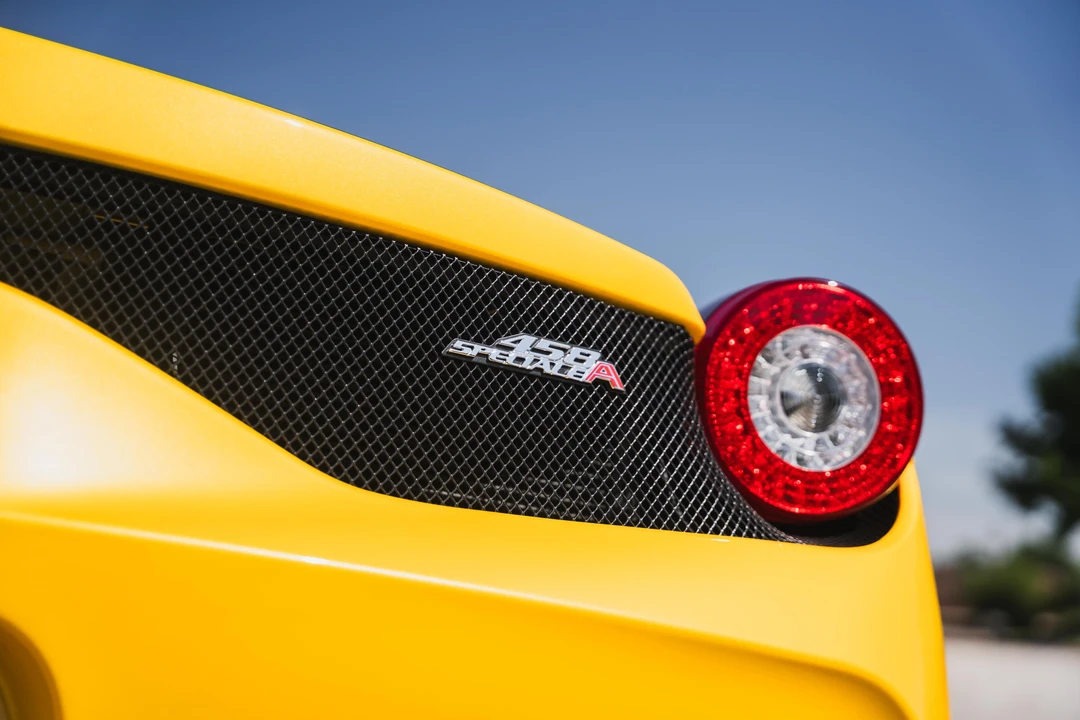 2015 Ferrari 458 Speciale Aperta - Image 26 of 31