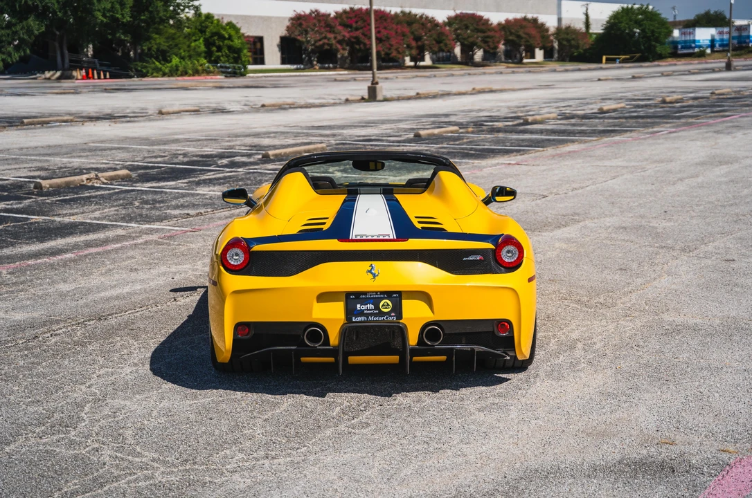 2015 Ferrari 458 Speciale Aperta - Image 15 of 31