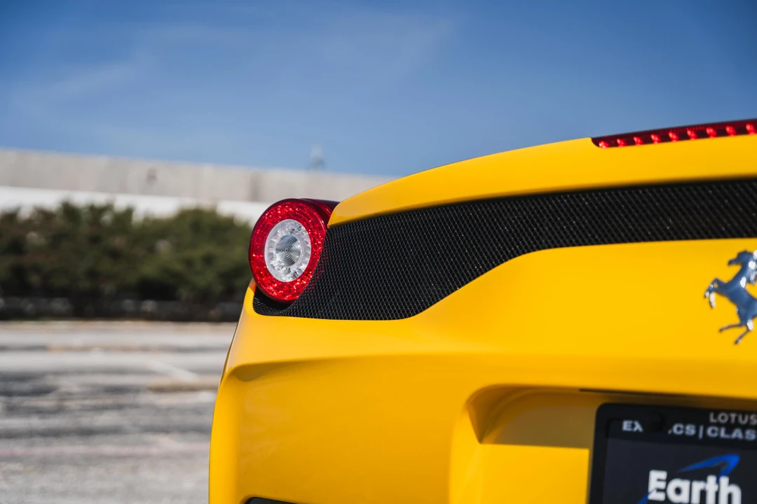 2015 Ferrari 458 Speciale Aperta - Image 27 of 31