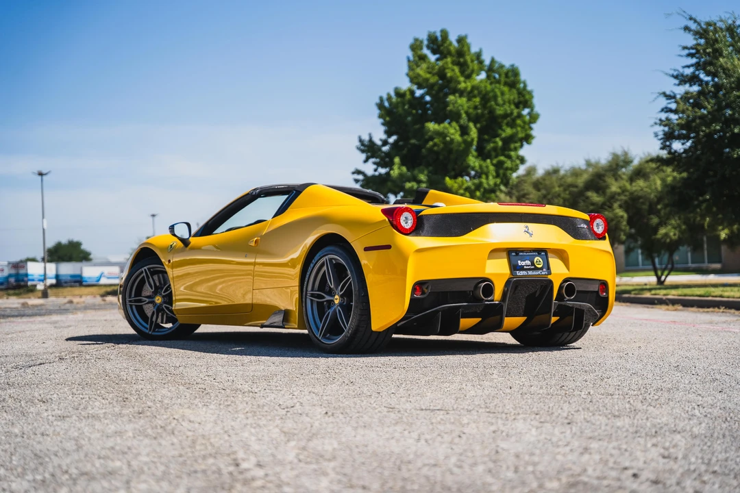 2015 Ferrari 458 Speciale Aperta - Image 17 of 31