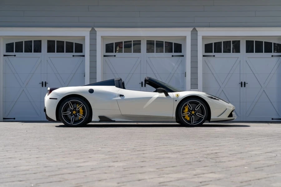 2015 Ferrari 458 Speciale Aperta - Image 2 of 31