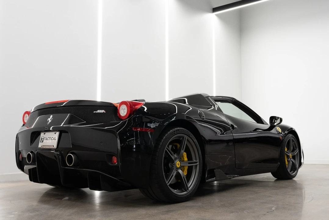 2015 Ferrari 458 Speciale Aperta - Image 13 of 31