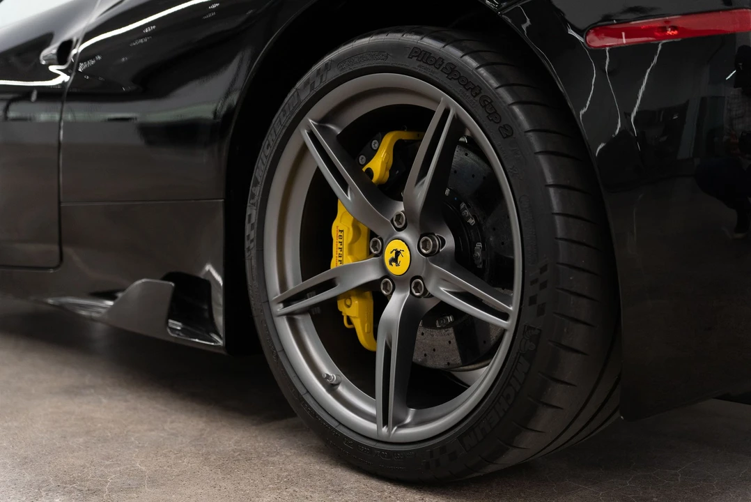 2015 Ferrari 458 Speciale Aperta - Image 28 of 31