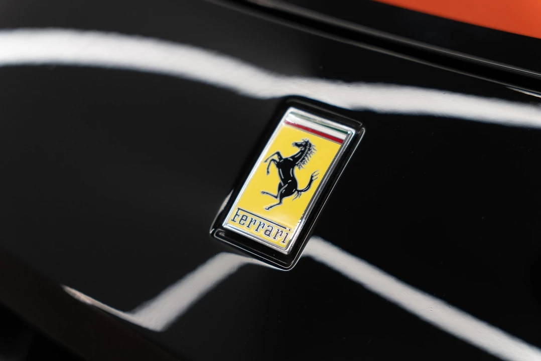 2015 Ferrari 458 Speciale Aperta - Image 25 of 31