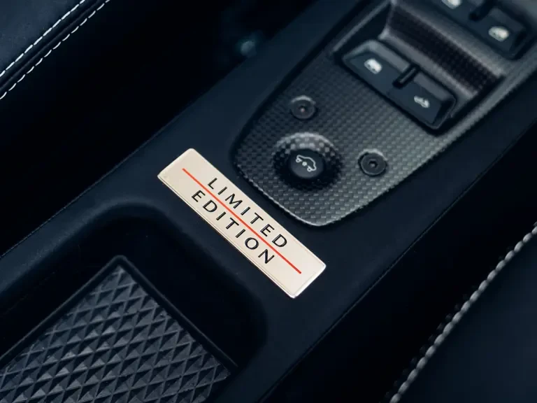 2015 Ferrari 458 Speciale Aperta - Image 16 of 31