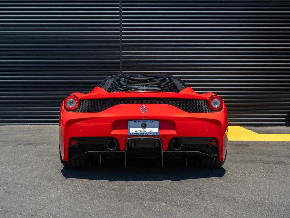 2015 Ferrari 458 Speciale - Image 10 of 31