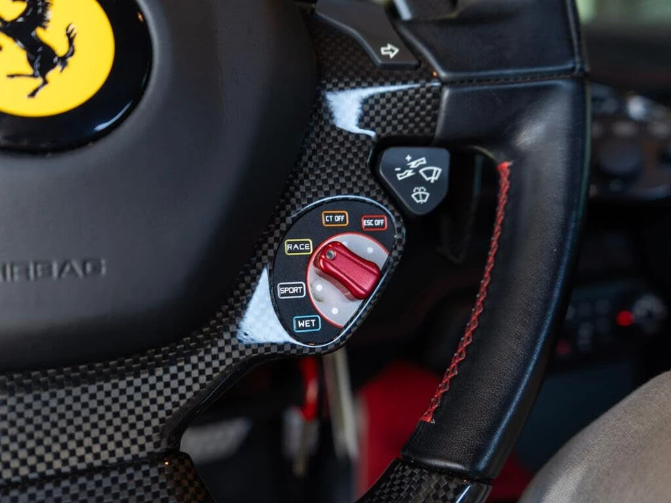 2015 Ferrari 458 Speciale - Image 23 of 31