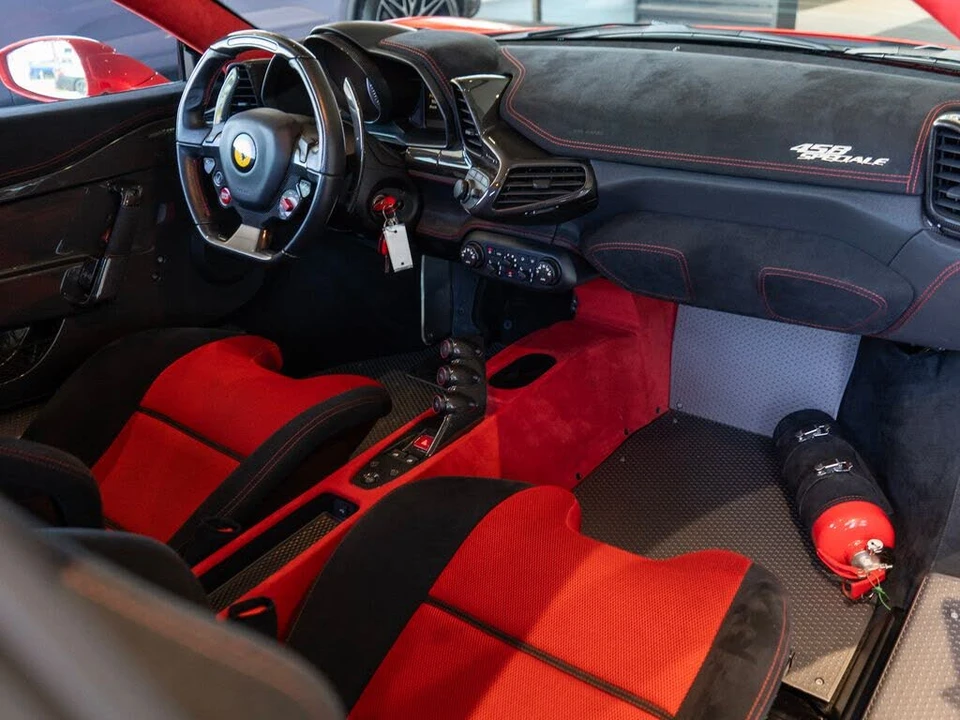 2015 Ferrari 458 Speciale - Image 11 of 31