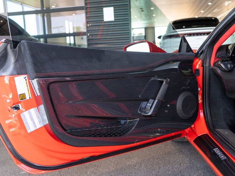 2015 Ferrari 458 Speciale - Image 28 of 31