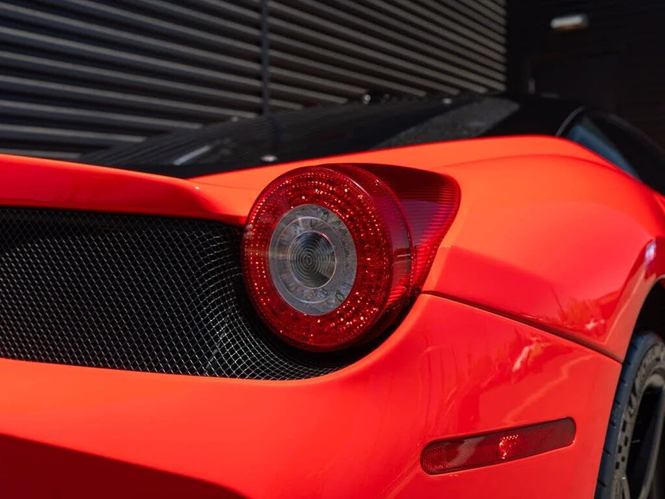 2015 Ferrari 458 Speciale - Image 14 of 31