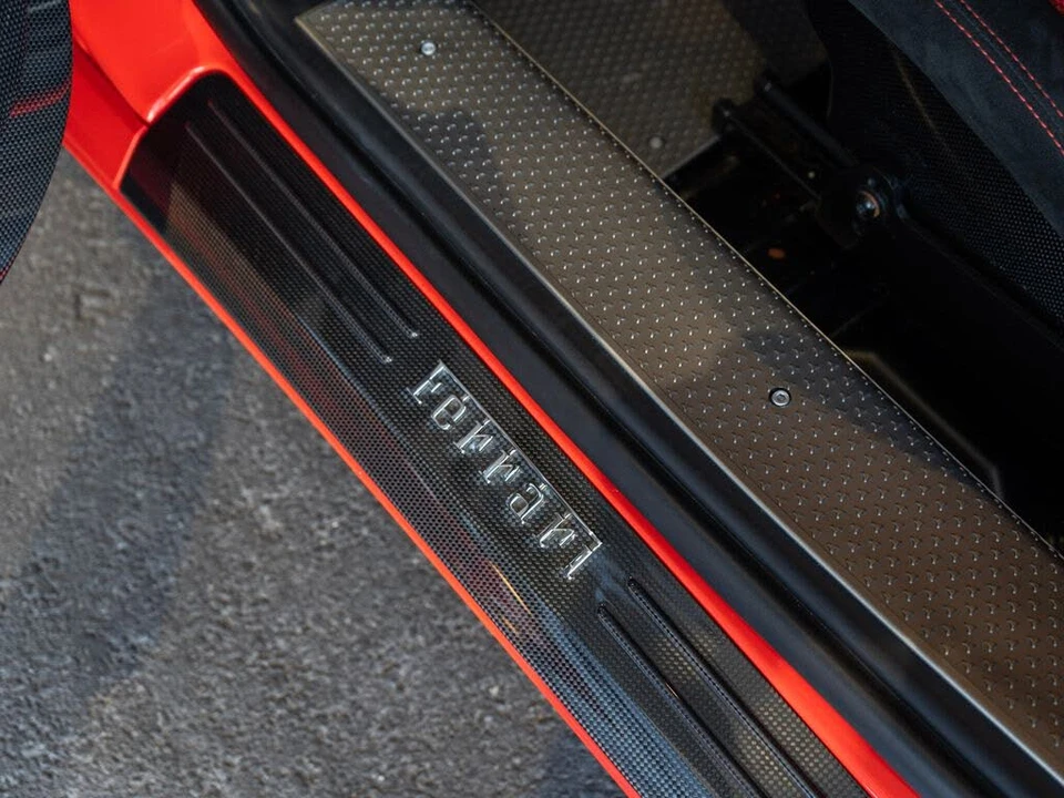 2015 Ferrari 458 Speciale - Image 27 of 31