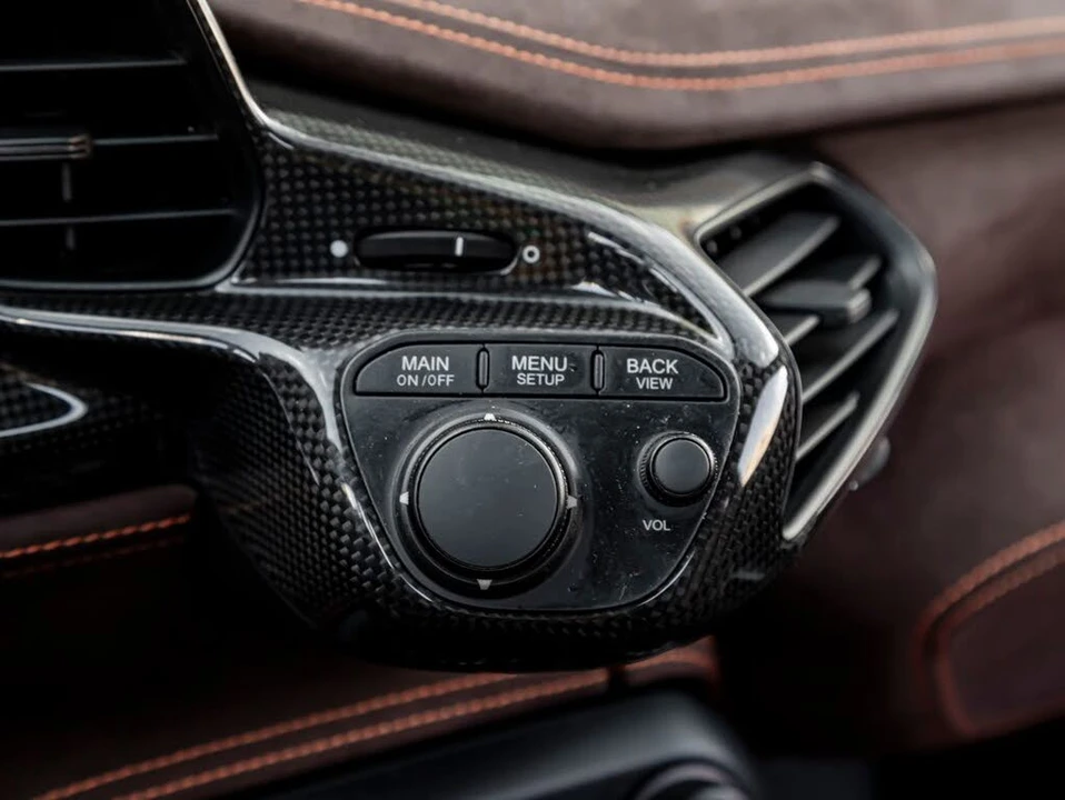 2015 Ferrari 458 Speciale - Image 25 of 31