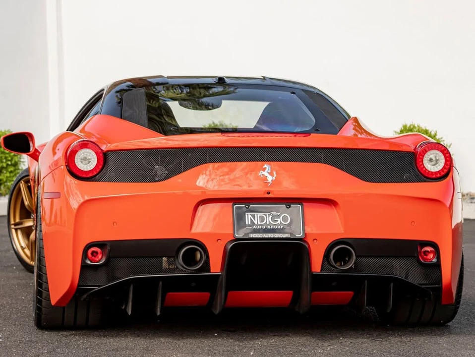 2015 Ferrari 458 Speciale - Image 9 of 31