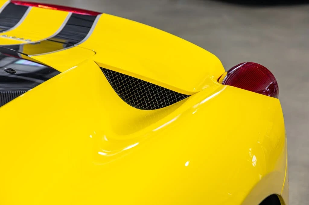 2015 Ferrari 458 Speciale - Image 28 of 31