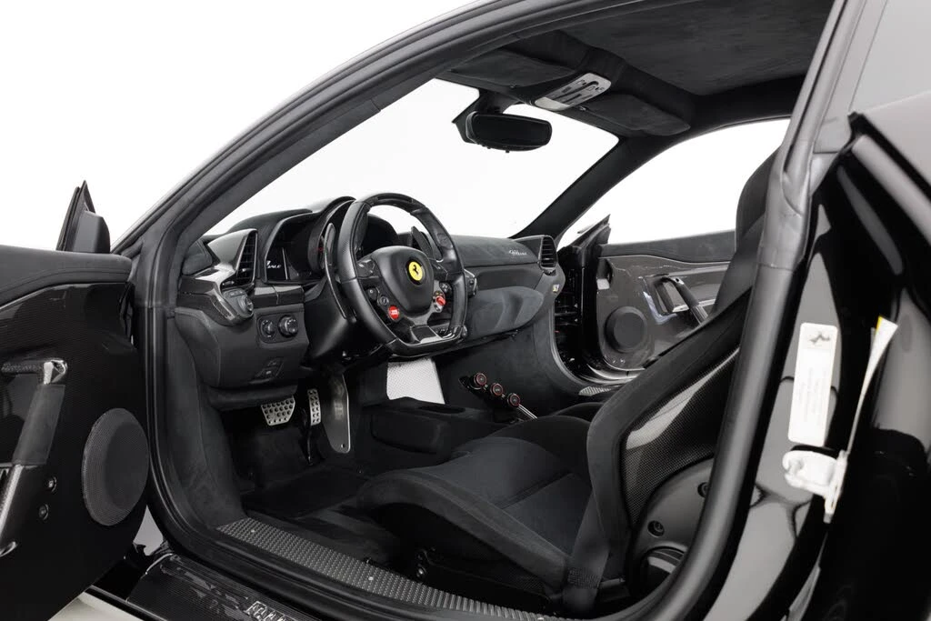 2015 Ferrari 458 Speciale - Image 13 of 31