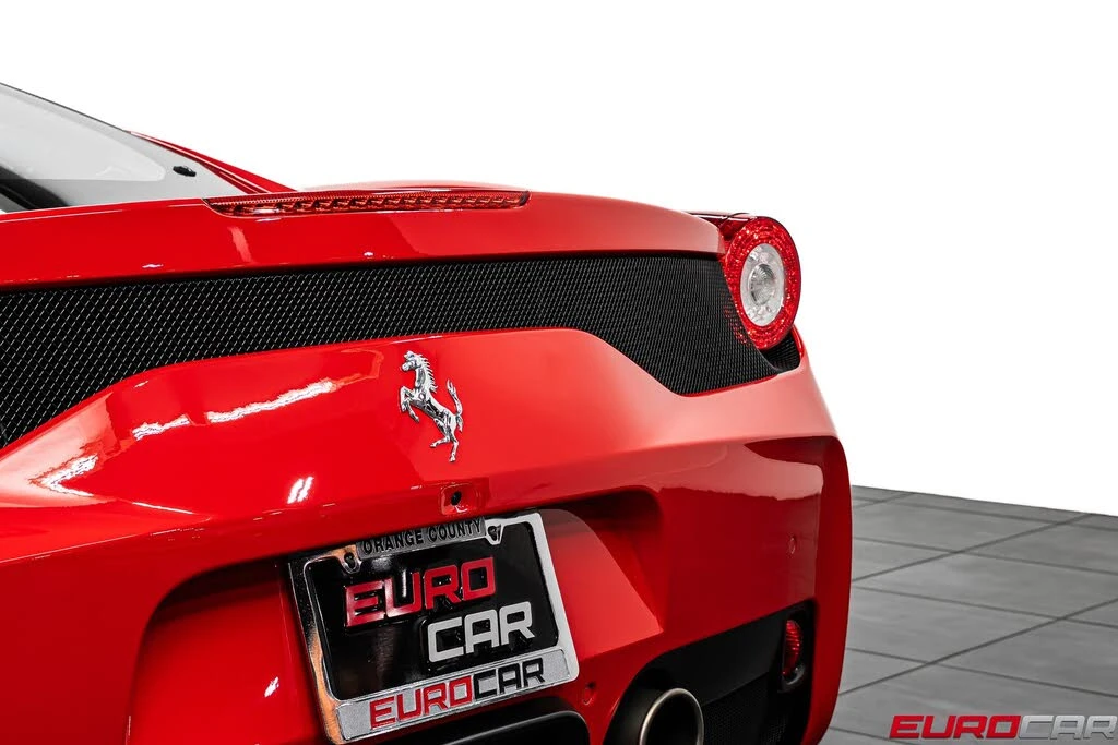 2015 Ferrari 458 Speciale - Image 25 of 31