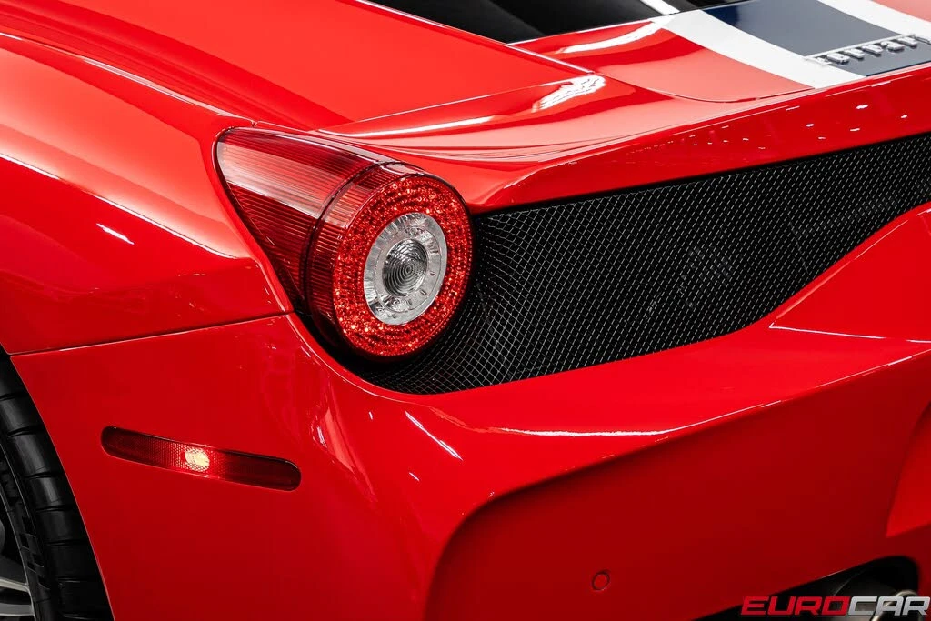 2015 Ferrari 458 Speciale - Image 24 of 31
