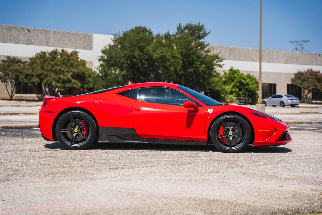 2015 Ferrari 458 Speciale - Image 12 of 31