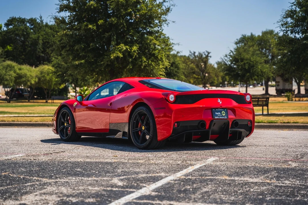 2015 Ferrari 458 Speciale - Image 7 of 31