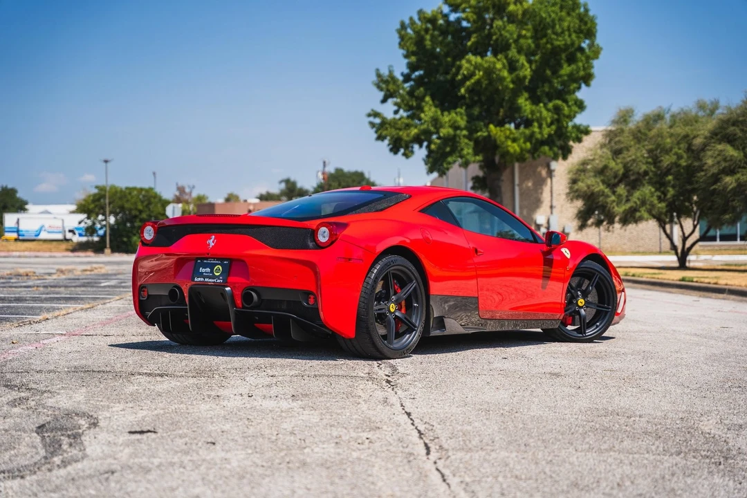 2015 Ferrari 458 Speciale - Image 10 of 31