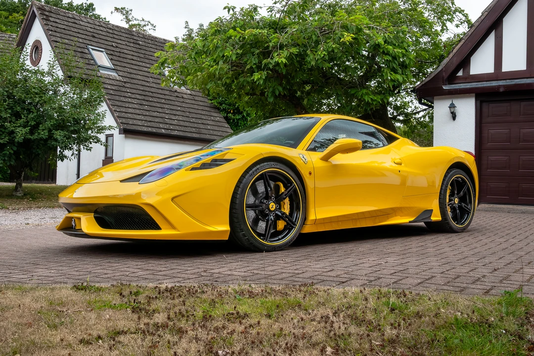 2015 Ferrari 458 Speciale - Image 17 of 31