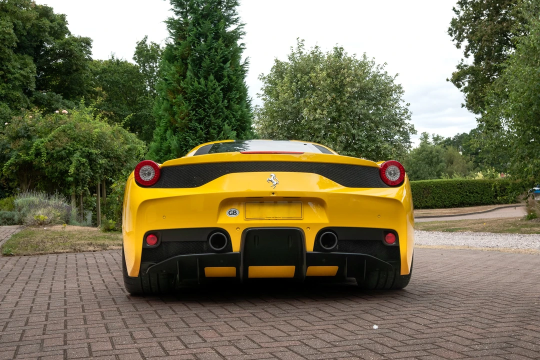 2015 Ferrari 458 Speciale - Image 25 of 31
