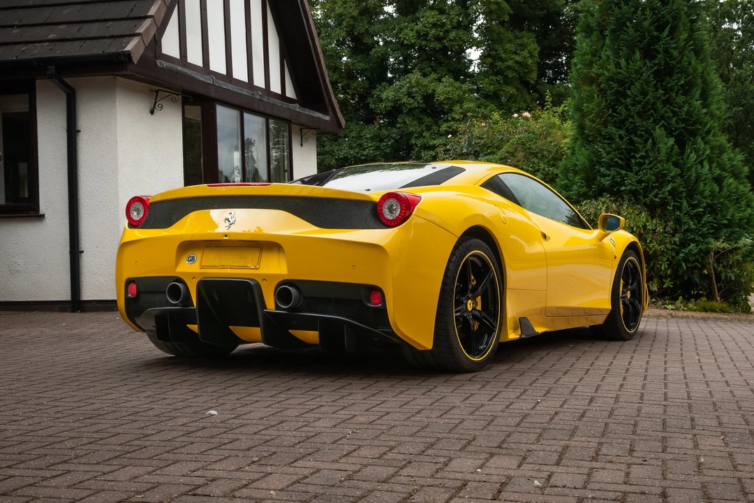 2015 Ferrari 458 Speciale - Image 5 of 31