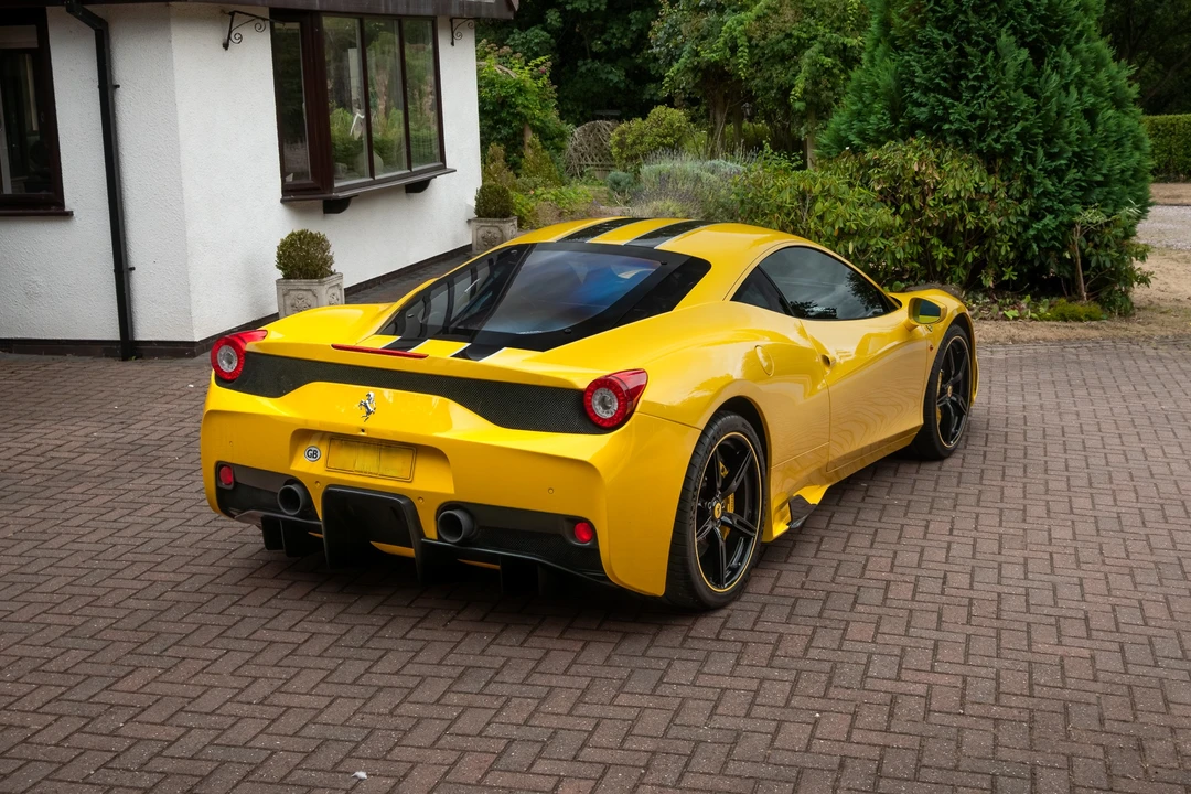 2015 Ferrari 458 Speciale - Image 27 of 31