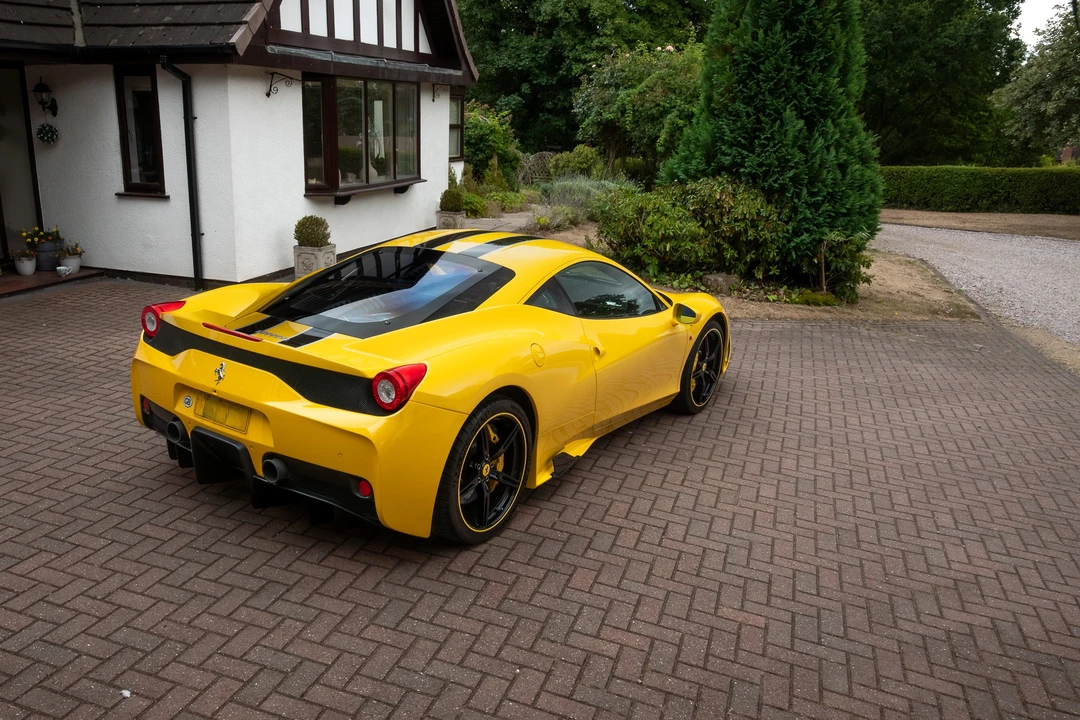 2015 Ferrari 458 Speciale - Image 28 of 31