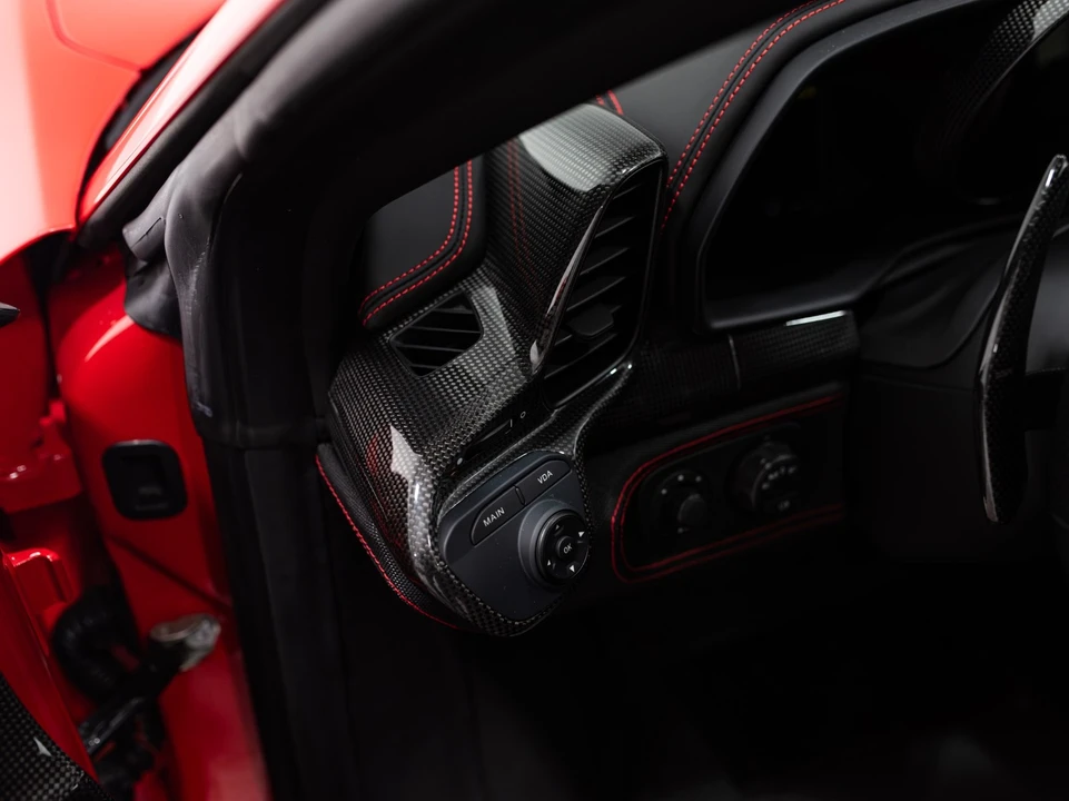 2015 Ferrari 458 Speciale - Image 28 of 31