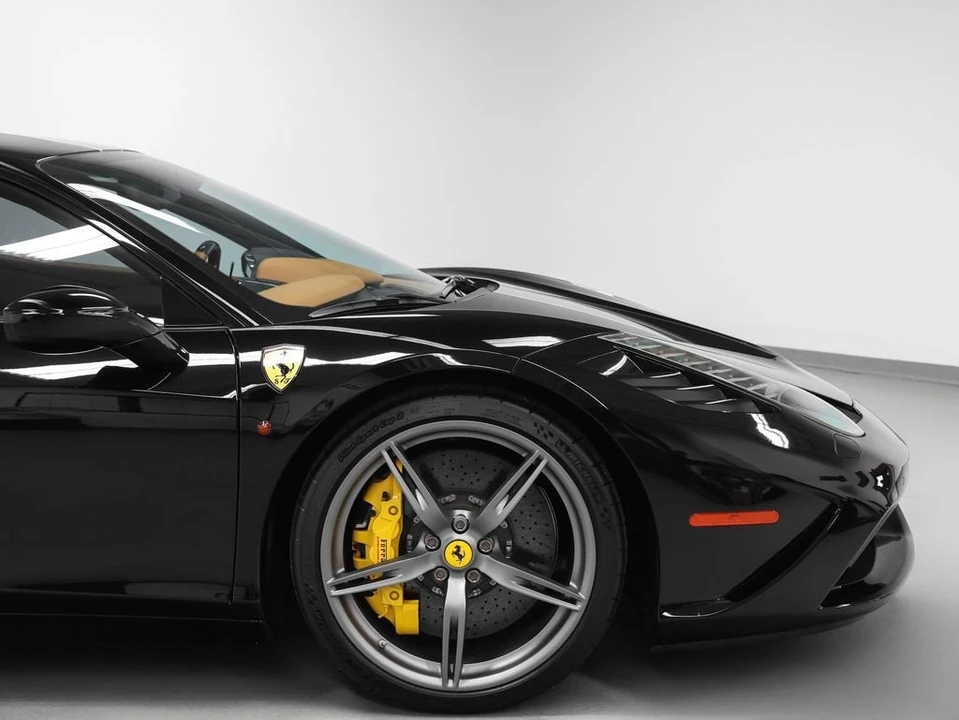 2015 Ferrari 458 Speciale - Image 13 of 31