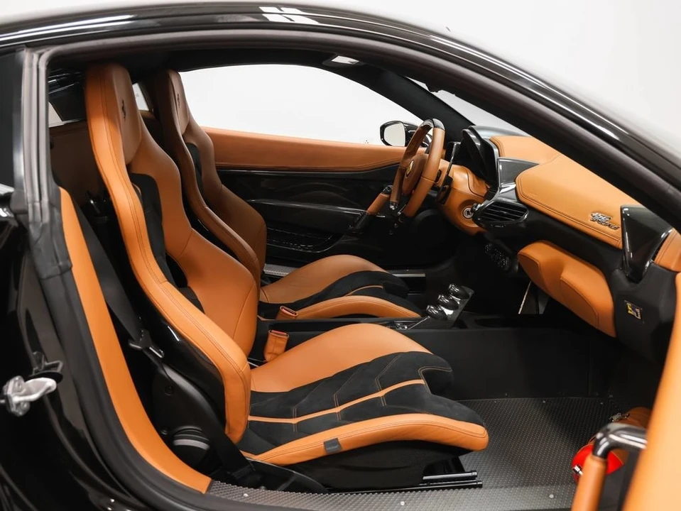 2015 Ferrari 458 Speciale - Image 27 of 31