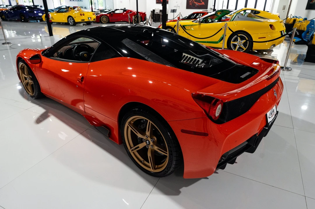 2015 Ferrari 458 Speciale - Image 5 of 31