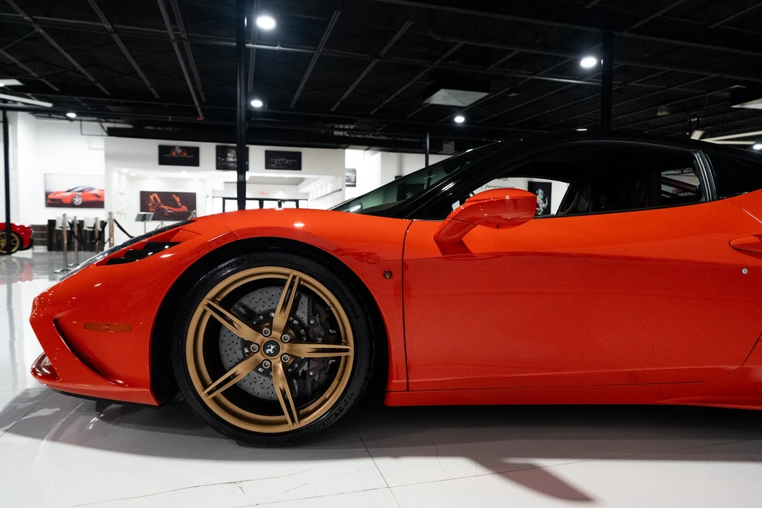 2015 Ferrari 458 Speciale - Image 28 of 31