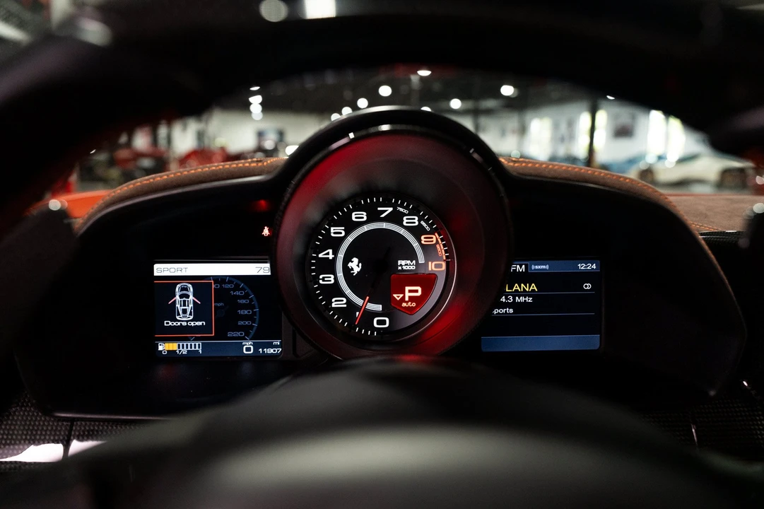 2015 Ferrari 458 Speciale - Image 13 of 31