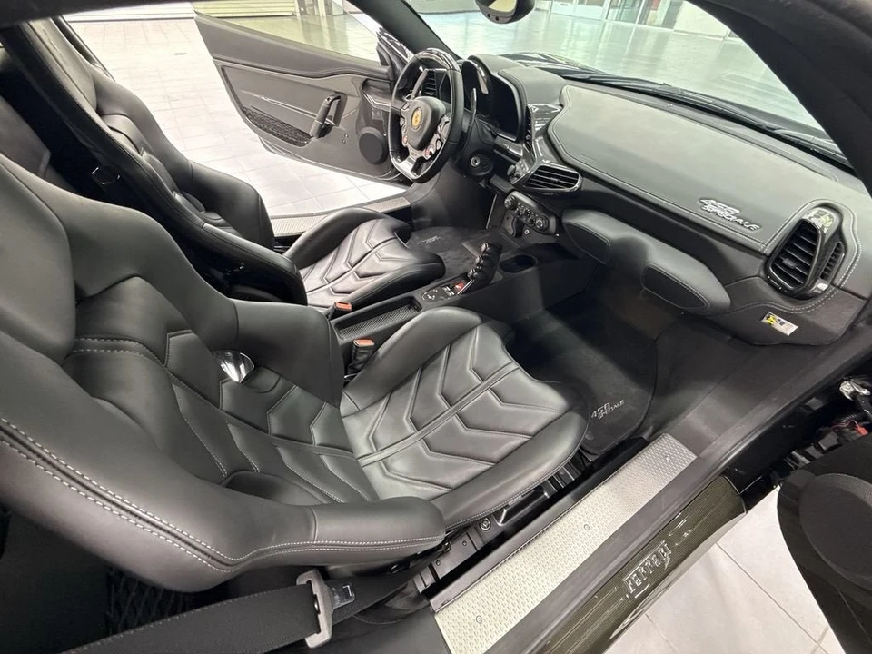 2015 Ferrari 458 Speciale - Image 30 of 31