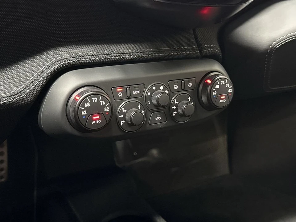 2015 Ferrari 458 Speciale - Image 18 of 31