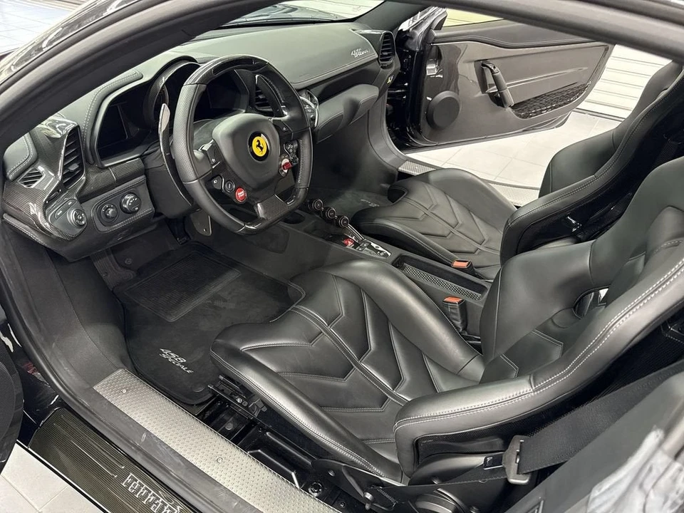 2015 Ferrari 458 Speciale - Image 27 of 31