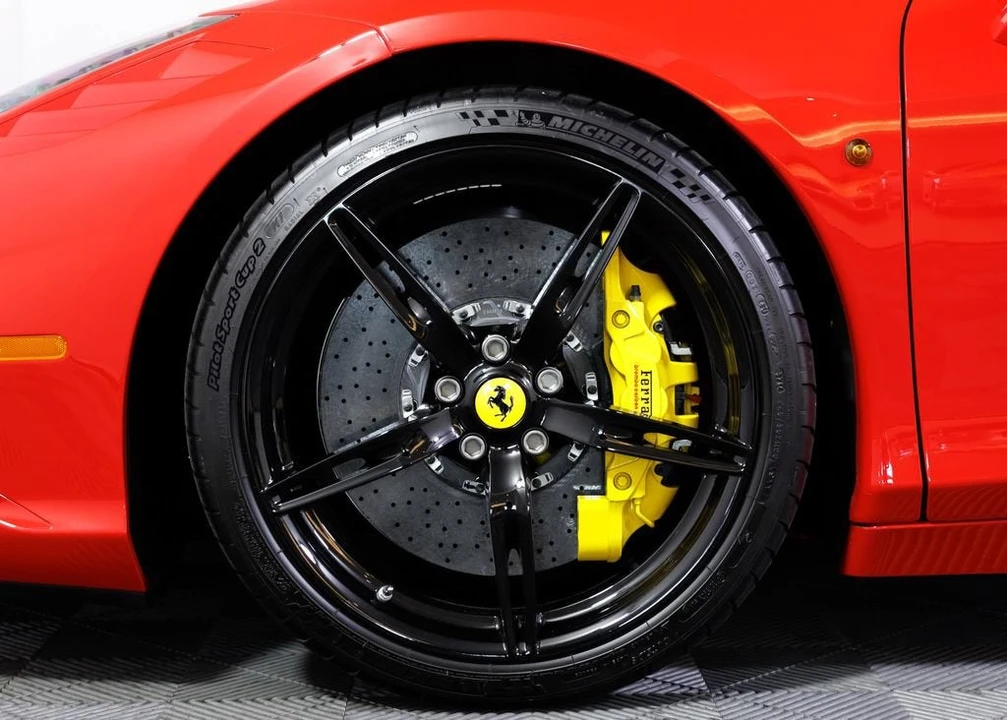 2015 Ferrari 458 Speciale - Image 5 of 31