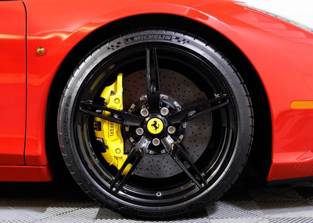 2015 Ferrari 458 Speciale - Image 8 of 31
